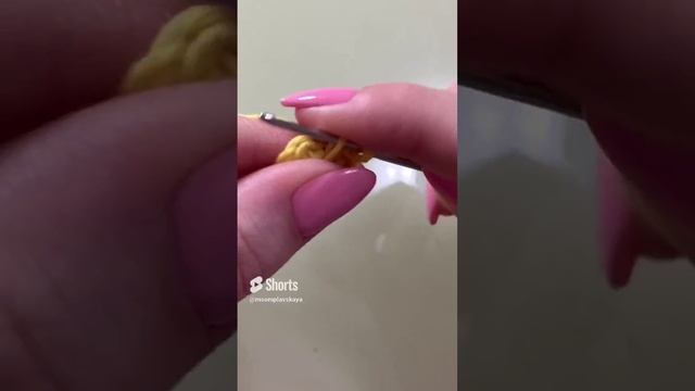 Пуговка крючком