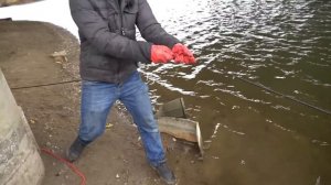 Мы подняли со дна гигантскую жуткую находку, где затонула буханка во время магнитной рыбалки