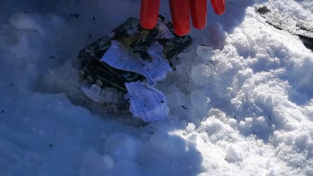 Эти опасные и жуткие находки мы нашли во льдах, где затонул сейф с деньгами!