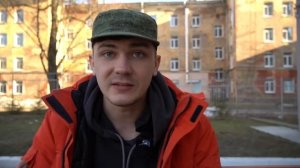 Купили на аукционе военный ящик секретного агента, а там...