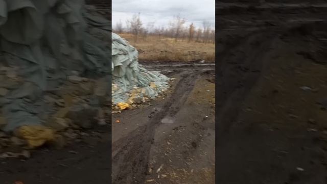 К приюту не могут проехать машины! Просим администрацию города или района помочь в отсыпке дороги