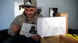 Купил 10 потерянных посылок с почты и нашел 10 айфонов