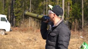 Что будет, если выстрелить в буханку из гранатомета?