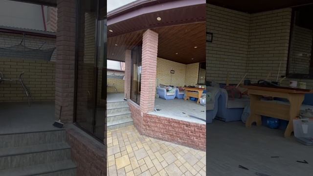Процесс монтажа остекления террасы частного дома.