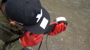 Нашли айфон 11 и другие находки под водой с помощью гигантского поискового магнита!