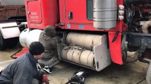 Peterbilt 389 project Устанавливаем восемь дюймов глушитель