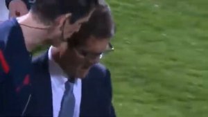 Футбол Черногория Россия  В Акинфеева бросили файер в голову