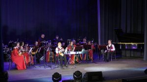 А.Цыганков Волшебный замок. Оркестр "Россияне". Солист Андрей Баушев.