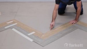 ПВХ-плитка Art Vinyl Tarkett – инструкция по укладке на клей и уходу за покрытием