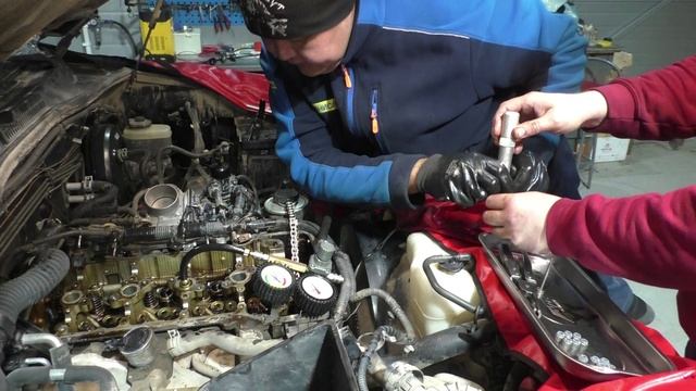 Замена маслосъемных колпачков Toyota 2TR-FE Подробненько смотреть онлайн