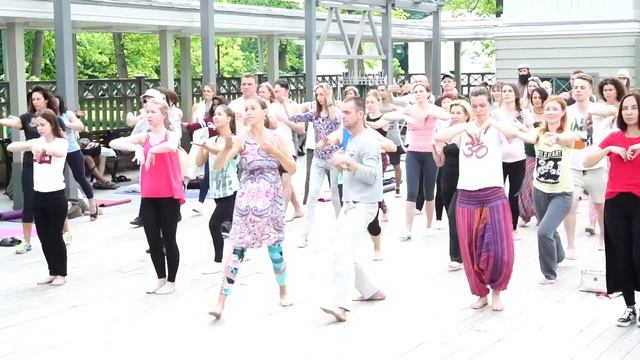 Heart Chakra Dance Meditation During during international Yoga Festival смотреть онлайн