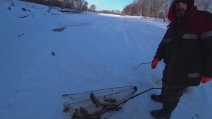 На рыбалке встретил отшельника. Он рыбачил на интересную снасть.