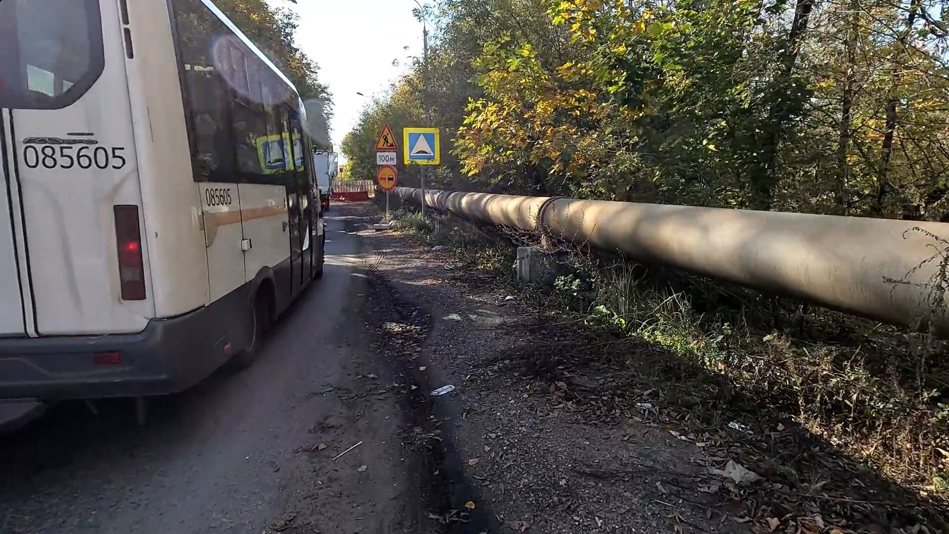 Едем в Солнечногорск по Тимоновскому шоссе.Центральный городской коллектор все еще на ремонте.