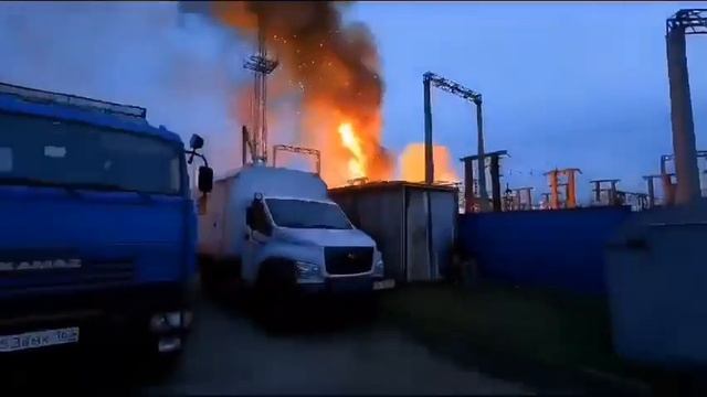 Столб пламени ударил в лицо рабочему электроподстанции в Сызрани смотреть онлайн