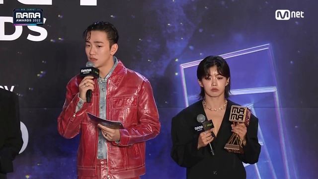 BTS - 2022 MAMA Red Carpet with j-hope смотреть онлайн