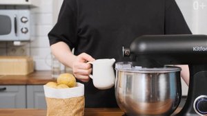 Цельнометаллический планетарный миксер Kitfort KT-3074