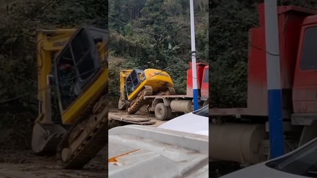 Who is footing that ladder 🪜 #bellasitemanager #funny #constructionmanagement