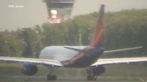 Взлет Ту 204-300 из аэропорта Внуково.