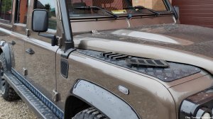 Land Rover Defender кастомные воздухозаборники.