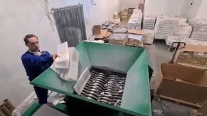 Шредер двухроторный дробление буклетов, макулатуры