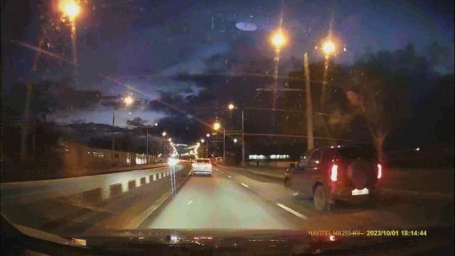 Зеркало заднего вида c видеорегистратором NAVITEL MR255 NV смотреть онлайн