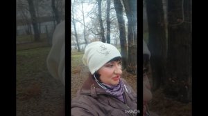 Занимаюсь на стадионе, делаю приседания, тренировка акробата