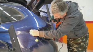 Удаление вмятины без покраски на BMW