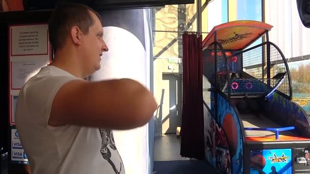 УДАР ГОЛОВОЙ НЕРФ БРОС ШОУ HEAD STRIKE смотреть онлайн