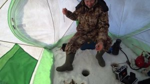 Рыбалка в глухозимье//Fishing in the middle of winter.