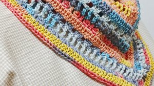 ОБЗОР. Летняя косыночка из ярких ниток крючком.mp4