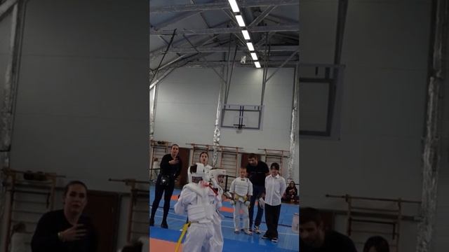 Karate Fight  #karatekids Бой карате - соперник на коленях #karate