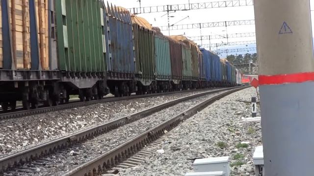 Электровоз ВЛ85 208 С грузовым поездом и Электровозы ВЛ85 115 и 005 Сплотка Вос Сиб жд смотреть онлайн