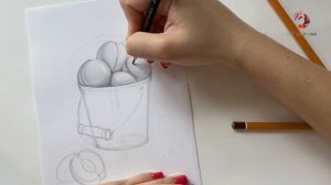 Рисуем Абрикосы в Ведерке Простым Карандашом!