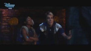 Зов природы | Песня в дубляже | ЗОМБИ 2