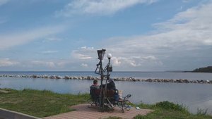 Фонарные скамейки на Ладоге