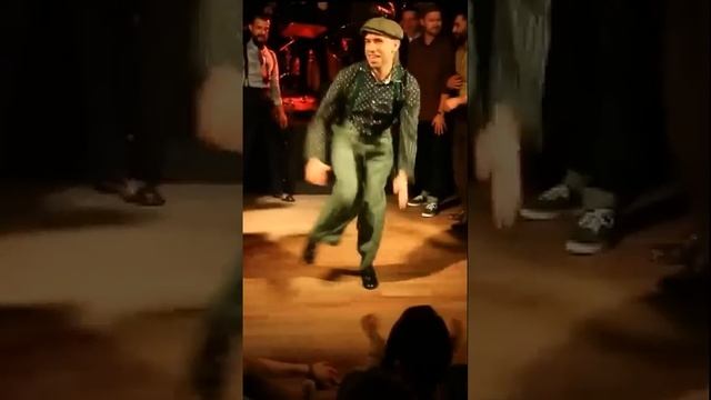 Что они вытворяют!? КРУТОЙ DANCE #Shorts