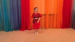 МКОУ ДО "ДШИ п. Кассельский" Танаева Алиса 6лет татарская народная песня "Ак куян"