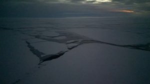 1-й ролик с флагом РФ НЭС Сев.Полюс..mp4