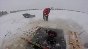 Спасение снегохода из под льда