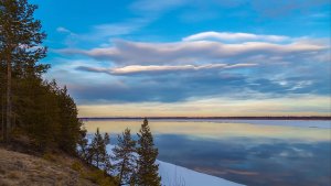 Благородно несёшь воды ты, украшение природы, Печора-река.
Песня Галины Сугаковой.