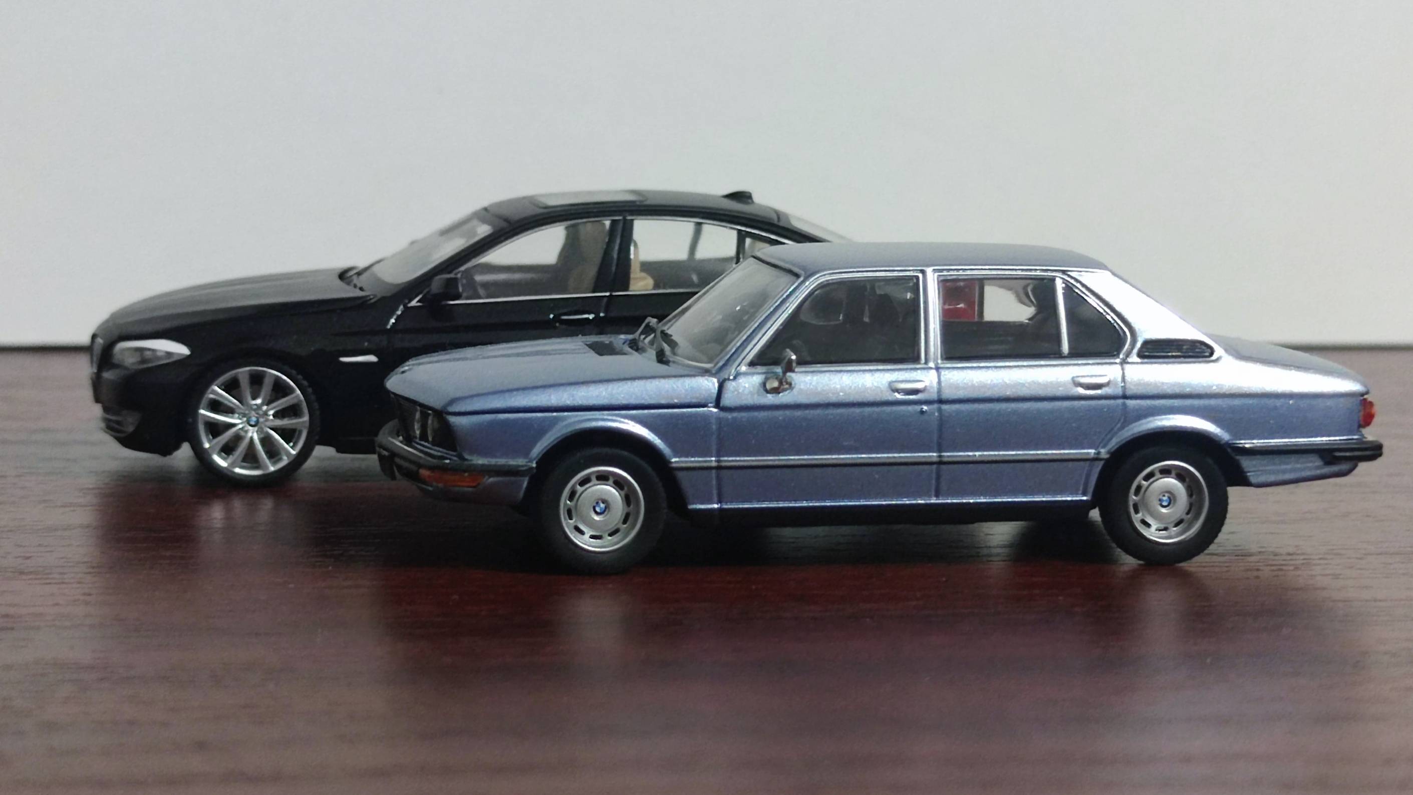 143 BMW. BMW 5 series F10BMW 520 E12