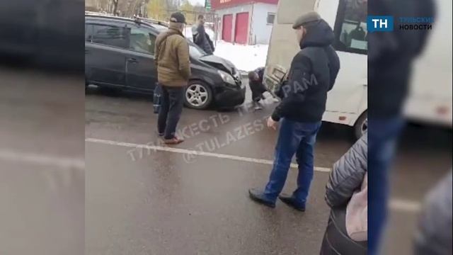 В Туле Opel врезался в пассажирский автобус