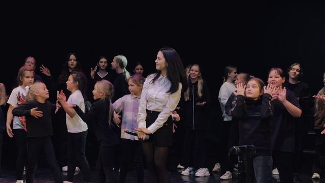 Атмосфера подготовки к сольному концерту 3.12.23 смотреть онлайн