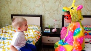 Лера учит малыша считать