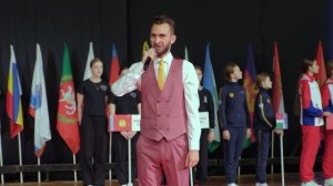 Гимн Российской Федерации исполняет лауреат всероссийских и международных конкурсов Виталий Кошко