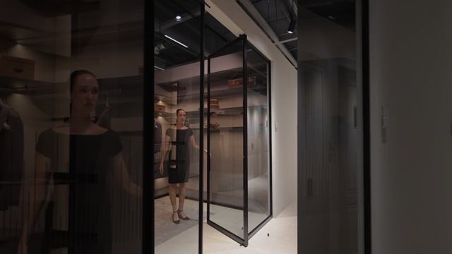 Поворотная дверь PIVOT #interiordesign #межкомнатнаядверь