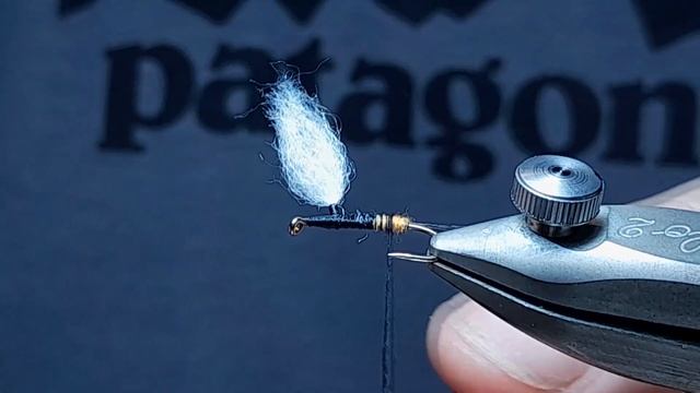 Fly tying a Dry Fly Black Paraсhut Orange Tag