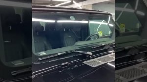 ОКЛЕЙКА ЛОБОВОГО СТЕКЛА MERCEDES-BENZ G CLASS ЗАЩИТНОЙ ПЛЕНКОЙ NEVER SCRATCH