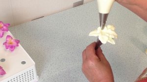 Гладиолусы на торте(крем БЗК). /Gladioli on the cake(protein custard).
