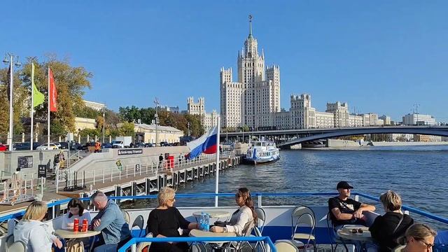 Осень в Москве: Покровский и Новоспасский монастырь, Крутицкое подворье, прогулка по Москве-реке